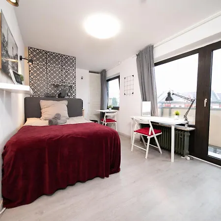 Apartment Studio Rosso - Zentral - Altstadt - Balkon - Messe *
